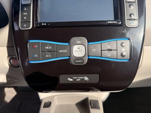 Used 2013 Nissan Leaf SV w/ LED & Quick Charge Pkg image 23