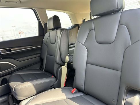 New 2025 Kia Telluride S image 21