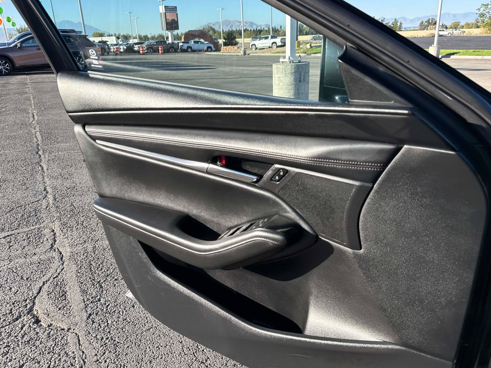 Used 2025 MAZDA MAZDA3 s FWD image 12