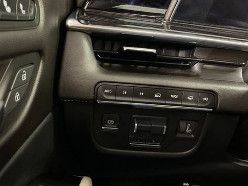 Certified 2022 Cadillac Escalade Sport w/ Touring Package AWD/4WD image 21