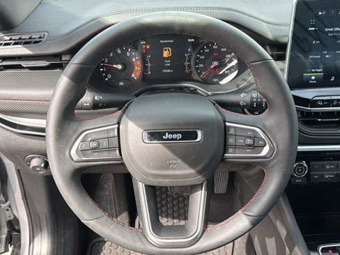 Certified 2025 Jeep Compass Trailhawk w/ Trailhawk Convenience Group AWD/4WD image 15