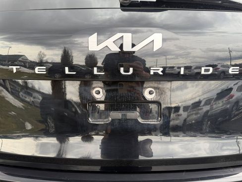 Certified 2023 Kia Telluride S w/ S Sunroof Package image 17