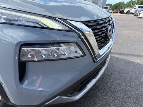 Used 2023 Nissan Rogue SL w/ SL Premium Package FWD image 3
