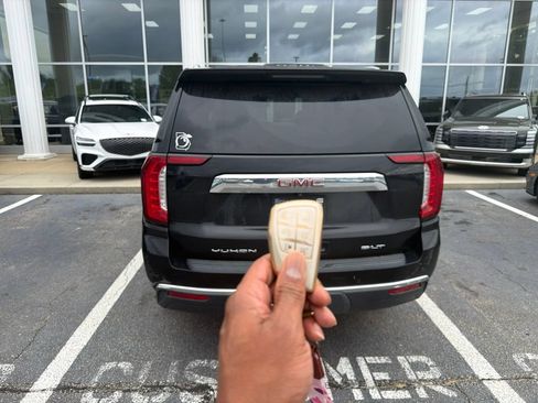 Used 2021 GMC Yukon SLT RWD image 4