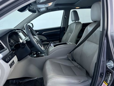 Used 2017 Toyota Highlander Limited FWD image 12