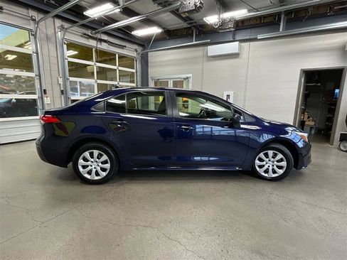 Used 2023 Toyota Corolla LE image 6