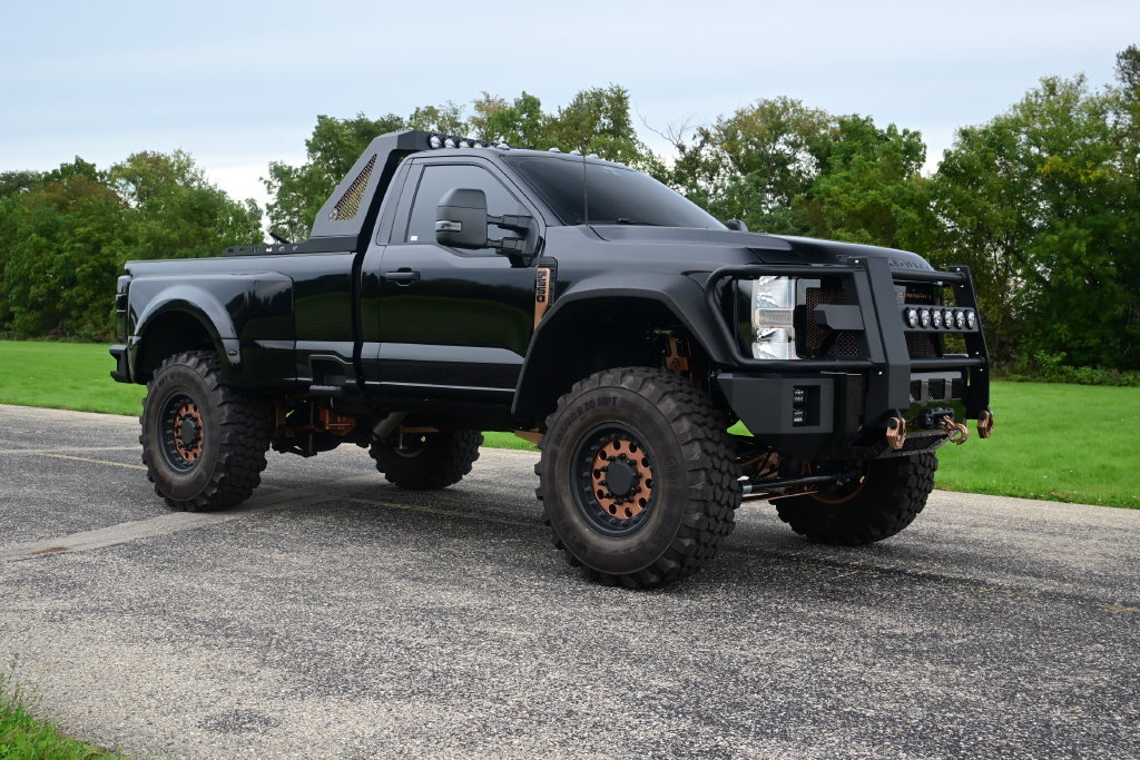 Used 2025 Ford F550 4x4 Regular Cab Super Duty w/ XLT Value Package image 5
