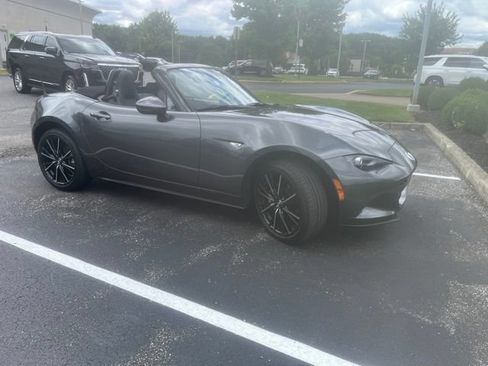 Used 2025 MAZDA MX-5 Miata Grand Touring RWD image 2
