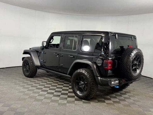 Used 2024 Jeep Wrangler Unlimited AWD/4WD image 9