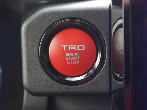 Used 2026 Toyota 4Runner TRD Off-Road Premium AWD/4WD image 6