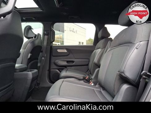 New 2027 Kia Telluride S image 5