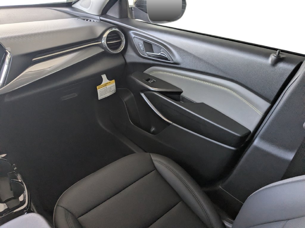 Certified 2026 Chevrolet Trax ACTIV w/ Driver Confidence Package FWD image 17