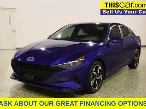 Used 2023 Hyundai Elantra SEL w/ Convenience Package FWD image 4