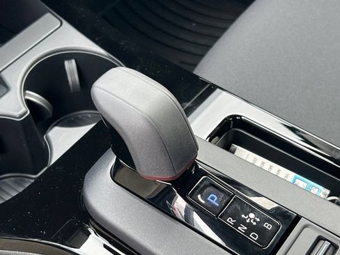 Used 2026 Toyota Prius Plug-In Hybrid FWD image 18