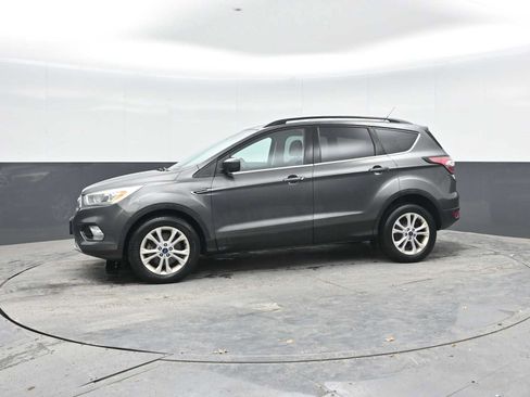 Used 2017 Ford Escape SE w/ Equipment Group 201A AWD/4WD image 4