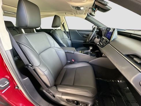 Used 2025 Lexus ES 350 w/ Accessory Package (Z2) image 28