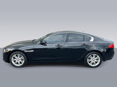 Used 2017 Jaguar XE Premium RWD image 6