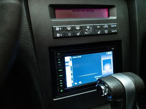 Used 2011 Ford Mustang Coupe image 25