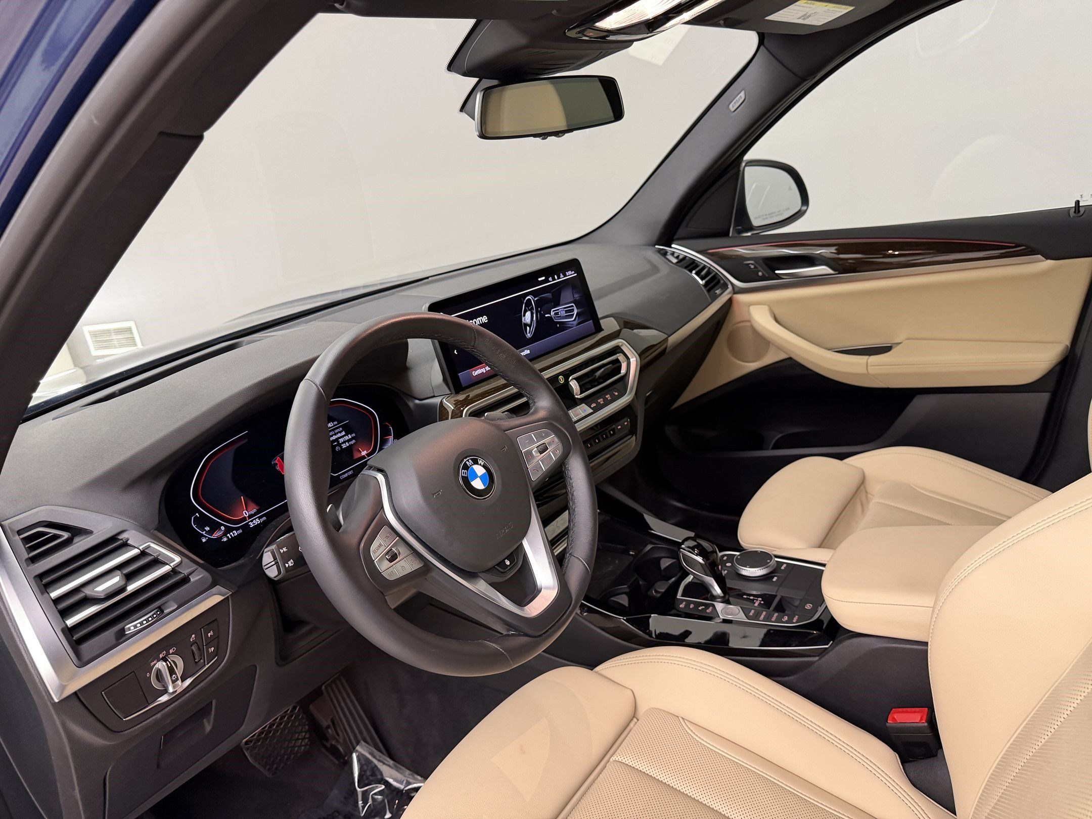 Used 2024 BMW X3 xDrive30i w/ Premium Package AWD/4WD image 4