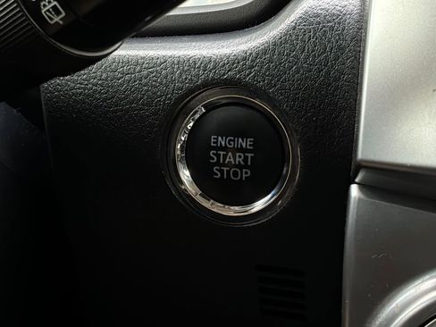 Used 2022 Toyota 4Runner SR5 RWD image 28