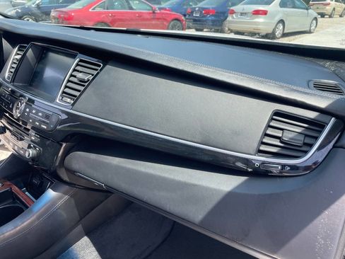 Used 2016 Kia K900 Luxury RWD image 34