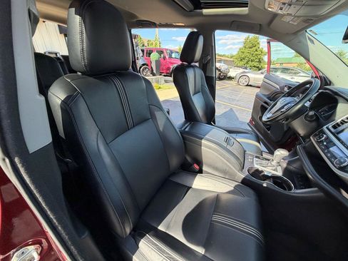Used 2018 Toyota Highlander SE AWD/4WD image 44