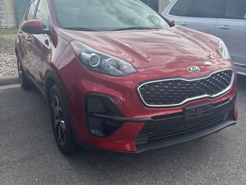 Used 2022 Kia Sportage LX FWD image 2