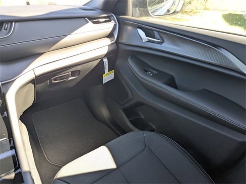 New 2025 Jeep Grand Cherokee Laredo X image 16