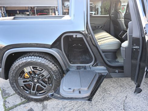 Used 2023 Rivian R1T Adventure image 35