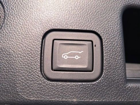 Used 2026 GMC Terrain AT4 w/ Convenience Package III image 8