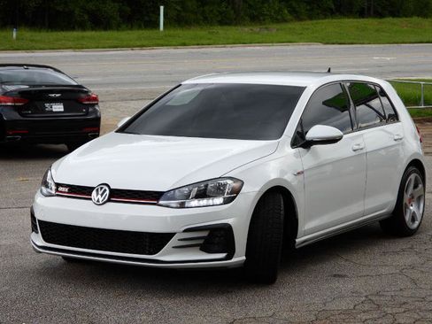 Used 2020 Volkswagen GTI S image 10