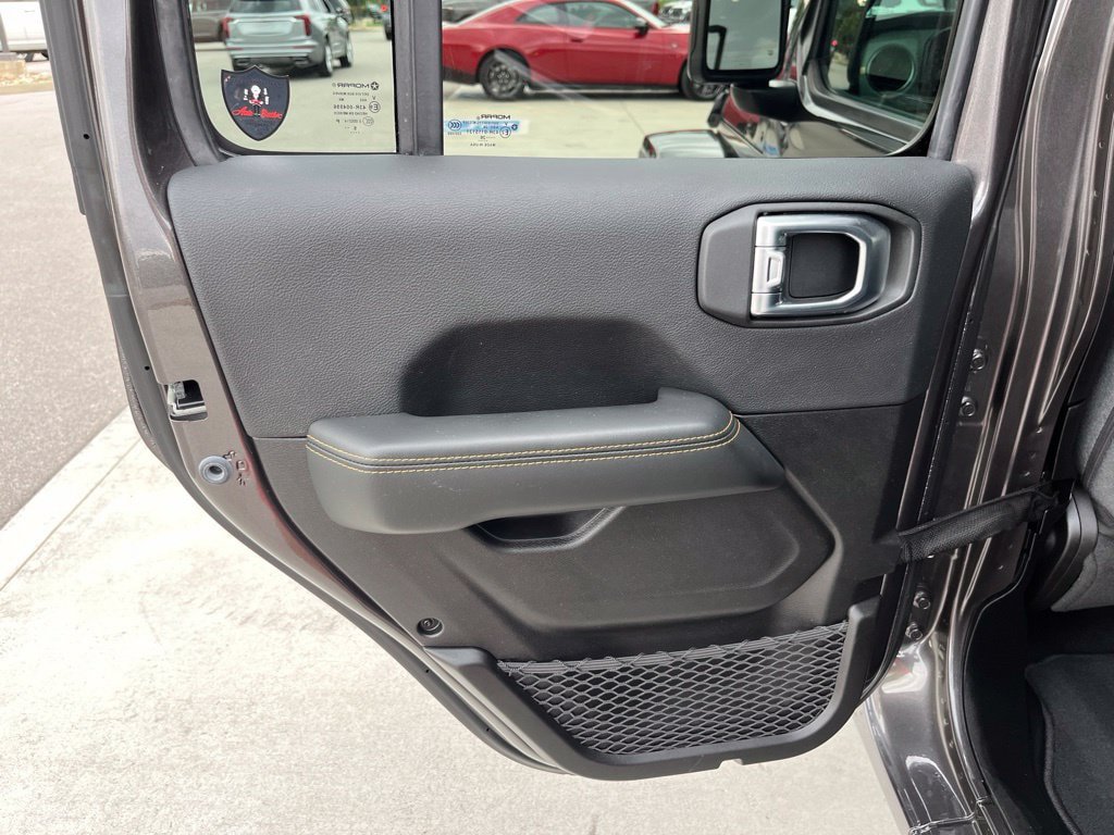 Used 2026 Jeep Wrangler Unlimited Sahara AWD/4WD image 17