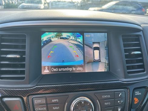 Used 2020 Nissan Pathfinder SL image 25