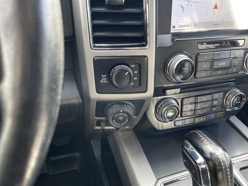 Used 2018 Ford F150 Lariat w/ Equipment Group 502A Luxury AWD/4WD image 23