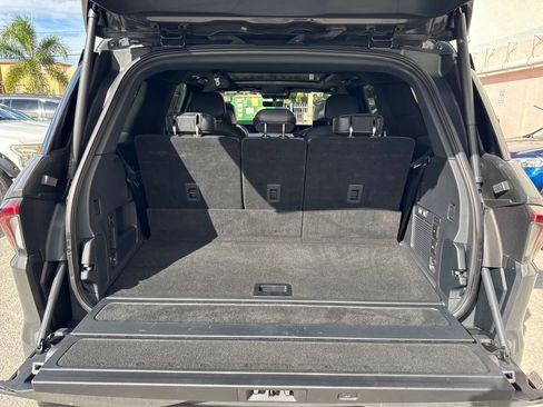 Used 2025 Lincoln Navigator Black Label image 14