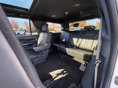 Used 2022 Ford Expedition Limited image 29