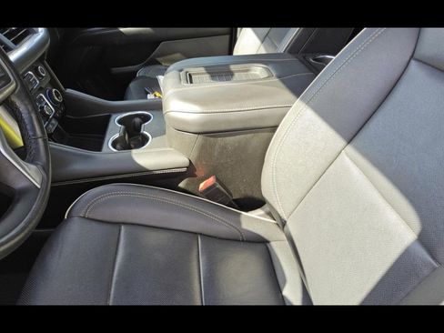 Used 2022 Chevrolet Suburban Premier image 5