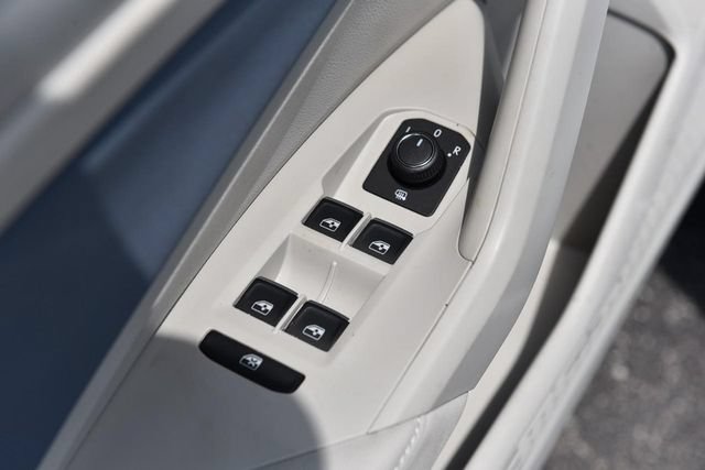 New 2026 Volkswagen Jetta SE FWD image 8