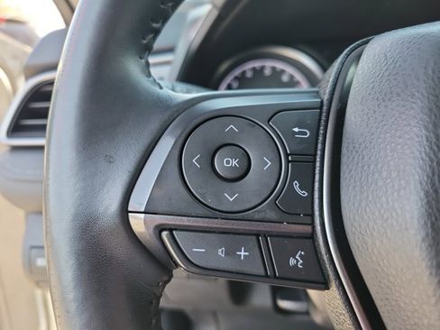 Used 2022 Toyota Camry SE image 14