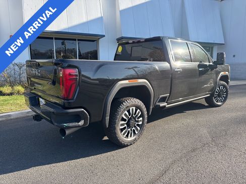 Used 2025 GMC Sierra 2500 Denali Ultimate image 2