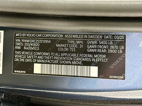 Used 2025 Volvo XC60 B5 Plus w/ Protection Package Premier image 30