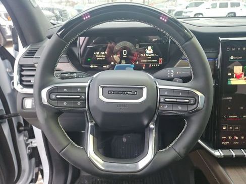 New 2026 GMC Acadia Denali Ultimate w/ LPO, Floor Liner Package AWD/4WD image 18