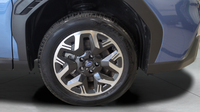 Certified 2025 Subaru Forester Premium AWD/4WD image 24