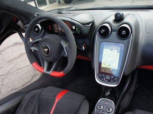 Used 2019 McLaren 570S Spider image 27