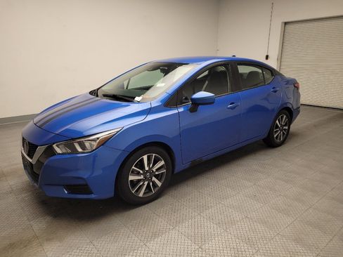 Used 2021 Nissan Versa SV image 2