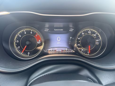 Used 2022 Jeep Cherokee Limited w/ Elite Package AWD/4WD image 19