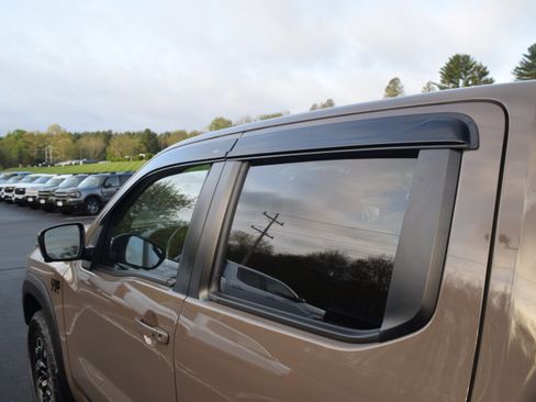 Used 2023 Nissan Frontier PRO-4X w/ Pro Convenience Package AWD/4WD image 9