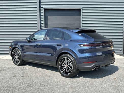 New 2025 Porsche Cayenne Coupe image 11