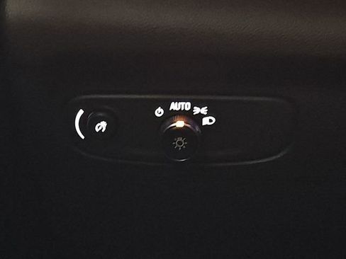 Used 2023 Buick Envision Essence w/ Sport Touring Package image 18