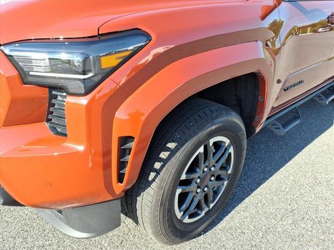 Certified 2025 Toyota Tacoma TRD Sport w/ TRD Sport Premium Package AWD/4WD image 8